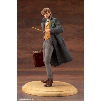 Statuetka Fantastic Beasts 2 ARTFX+ PVC Newt Scamander 18 cm