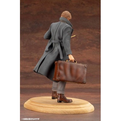 Statuetka Fantastic Beasts 2 ARTFX+ PVC Newt Scamander 18 cm